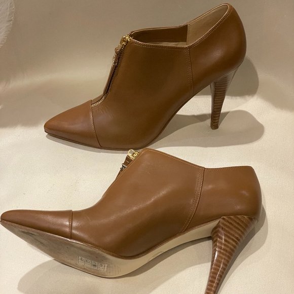 Micheal Kors Ankle Andie Booties - Picture 7 of 10
